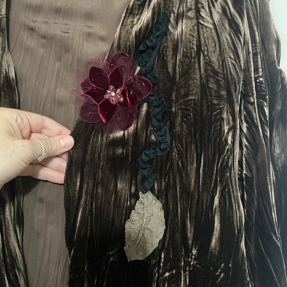 Surrealist EUC brown velvet open front cardigan with applique floral size 4 - Picture 6 of 6